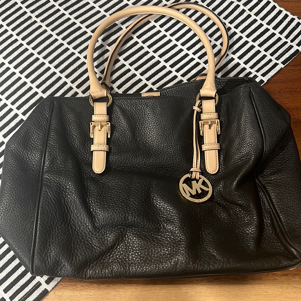 Micheal Kors Purse